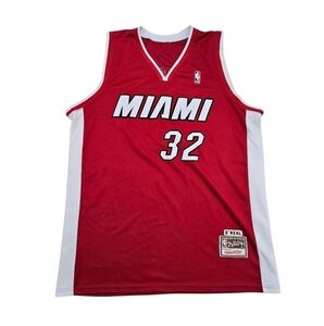 Mitchell & Ness Miami Heat Shaquille O’Neal #32 Hardwood Classics Jersey – Red